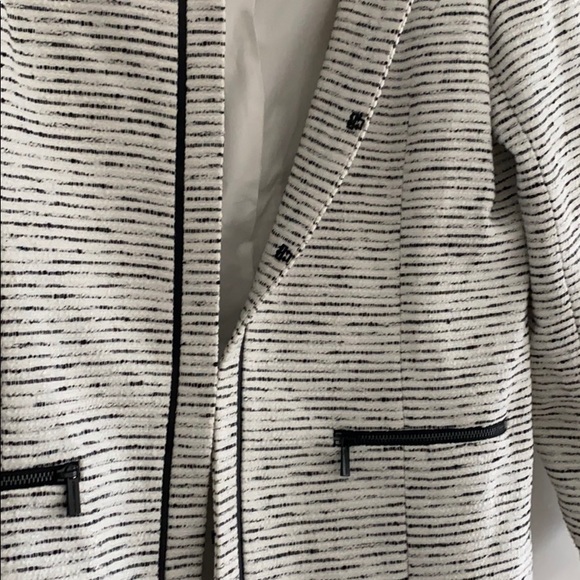 Blazer - Picture 3 of 3